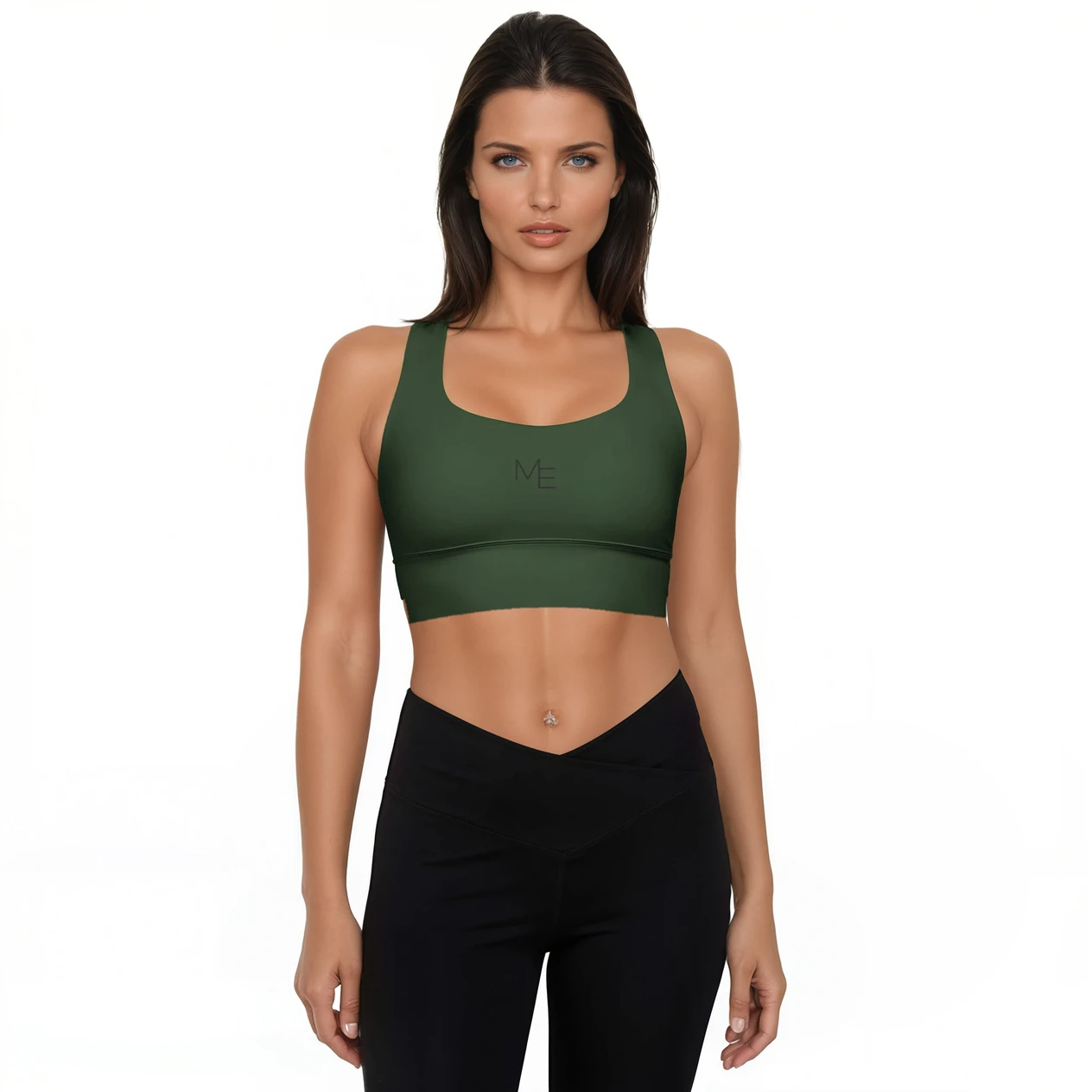 Brassière verte Mod-ee, idéale pour l’entraînement ou comme haut streetwear chic, fabriquée en tissu de compression avec double épaisseur à l’avant et bretelles renforcées pour un soutien optimal et un maintien parfait.