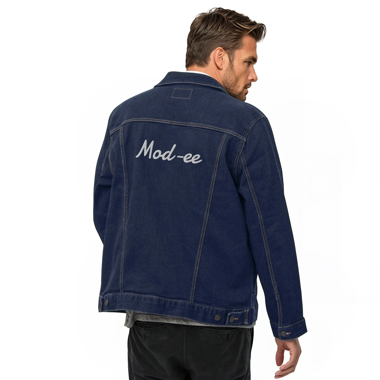 Veste jean bleu Mod-ee, réalisée en coton de qualité, présentant des poches à bouton et un design intemporel, idéale pour apporter une touche décontractée et élégante à toutes vos tenues.