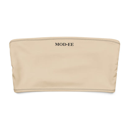Ce bandeau doux, extensible et entièrement doublé offre un confort optimal et une protection solaire UPF 50+. À porter comme haut de maillot de bain ou top d’été stylé, il s’adapte à toutes vos envies : plage, ville ou soirée.