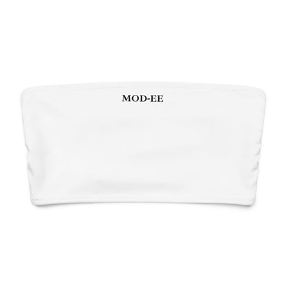 Ce bandeau doux, extensible et entièrement doublé offre un confort optimal et une protection solaire UPF 50+. À porter comme haut de maillot de bain ou top d’été stylé, il s’adapte à toutes vos envies : plage, ville ou soirée.