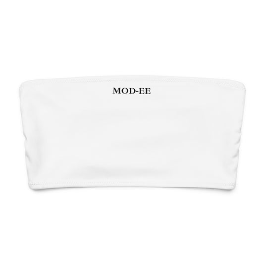 Ce bandeau doux, extensible et entièrement doublé offre un confort optimal et une protection solaire UPF 50+. À porter comme haut de maillot de bain ou top d’été stylé, il s’adapte à toutes vos envies : plage, ville ou soirée.