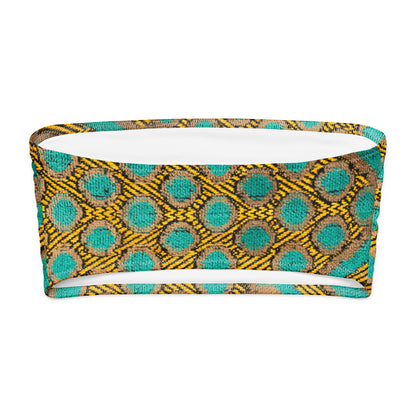 Ce bandeau doux, extensible et entièrement doublé offre un confort optimal et une protection solaire UPF 50+. À porter comme haut de maillot de bain ou top d’été stylé, il s’adapte à toutes vos envies : plage, ville ou soirée.