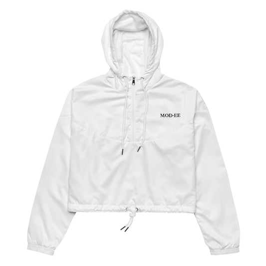 Ce coupe-vent blanc court allie légèreté et protection grâce à sa doublure en maille respirante et son tissu imperméable.
